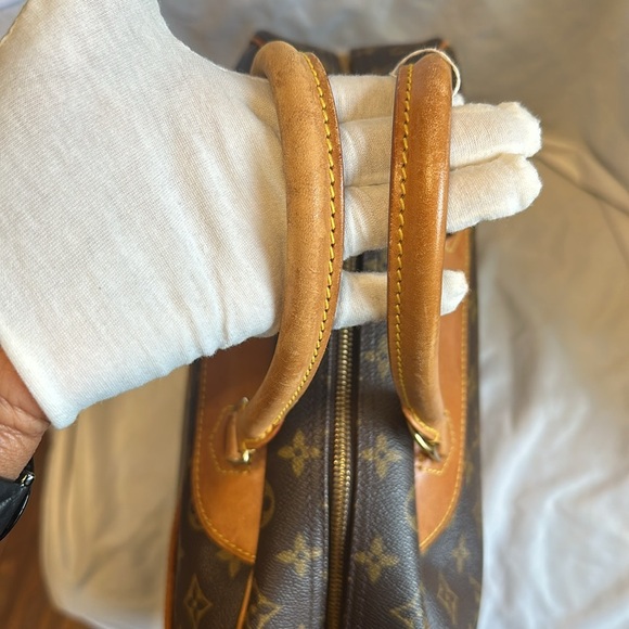 Louis Vuitton Deauville Authentic EUC - Picture 7 of 15